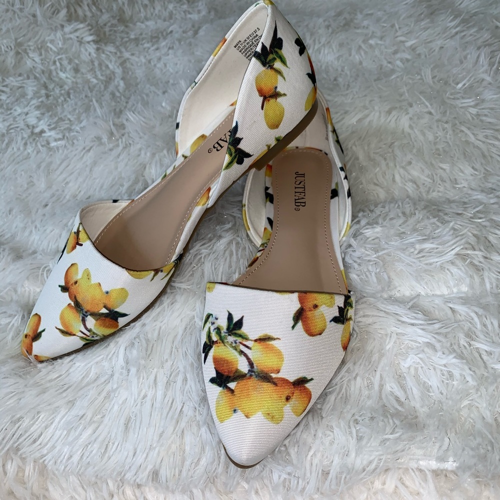 SUPER CUTE lemon flats size 7